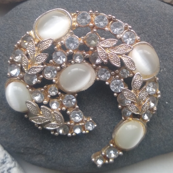 Brooch And Ring - Picture 3 of 12